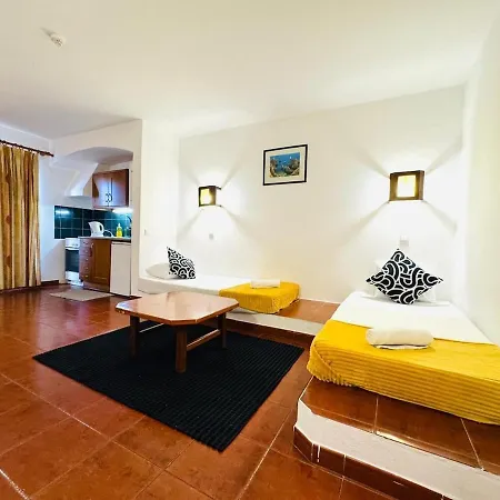 T1, Oura Албуфейра