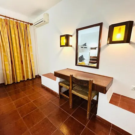 Apartment T1, Oura